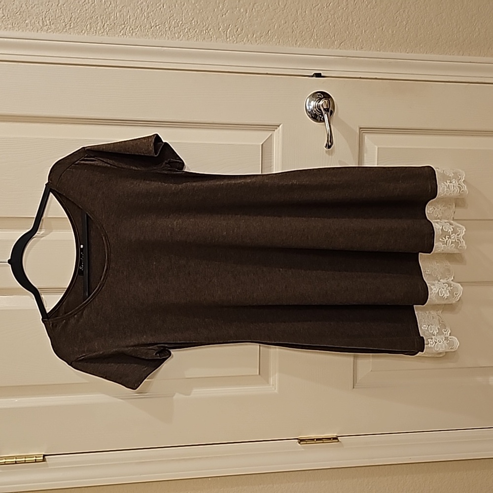 Women's Sanifer Dress With Pockets - Picture 2 of 4